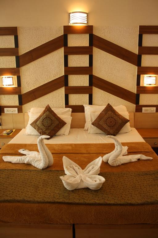 Royal Palace Beach Resort Calangute Room photo