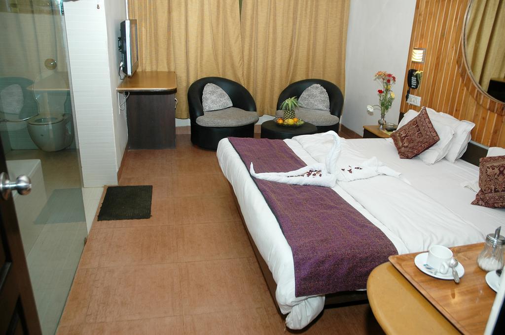 Royal Palace Beach Resort Calangute Room photo