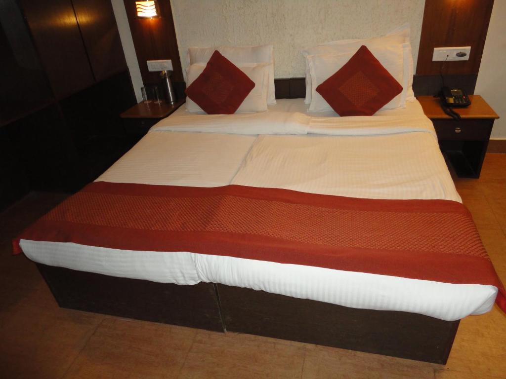 Royal Palace Beach Resort Calangute Room photo