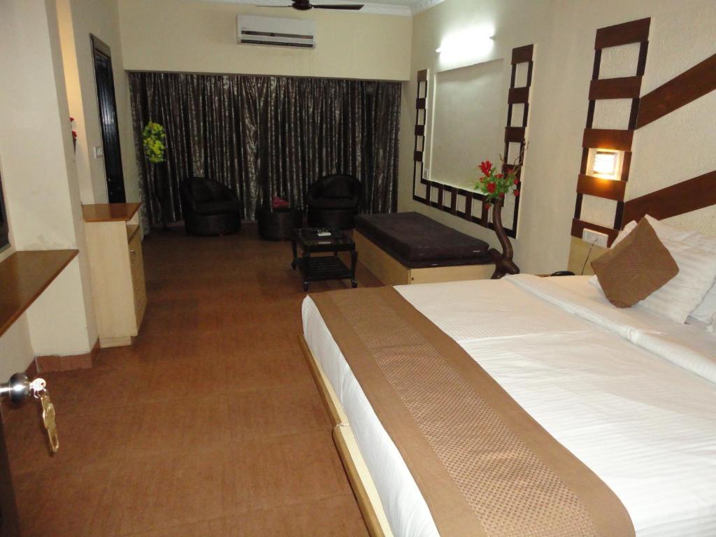 Royal Palace Beach Resort Calangute Room photo