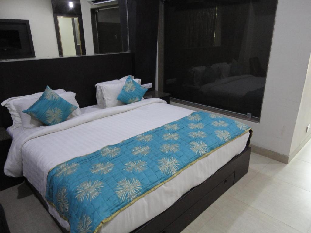 Royal Palace Beach Resort Calangute Room photo